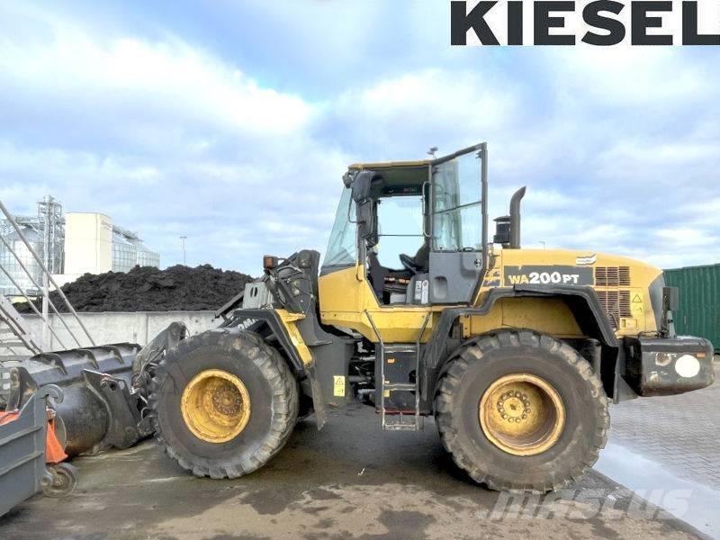 Komatsu WA 200 PT-5 Chargeuse sur pneus