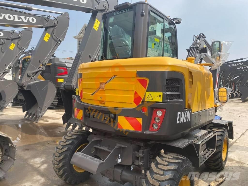 Volvo EW 60w vs Pelle sur chenilles