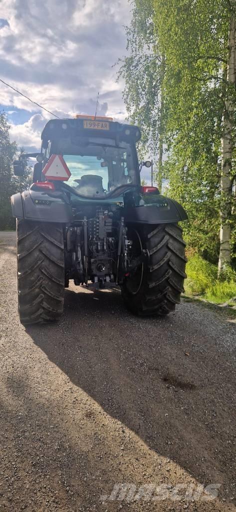 Valtra T194 versu Tracteur