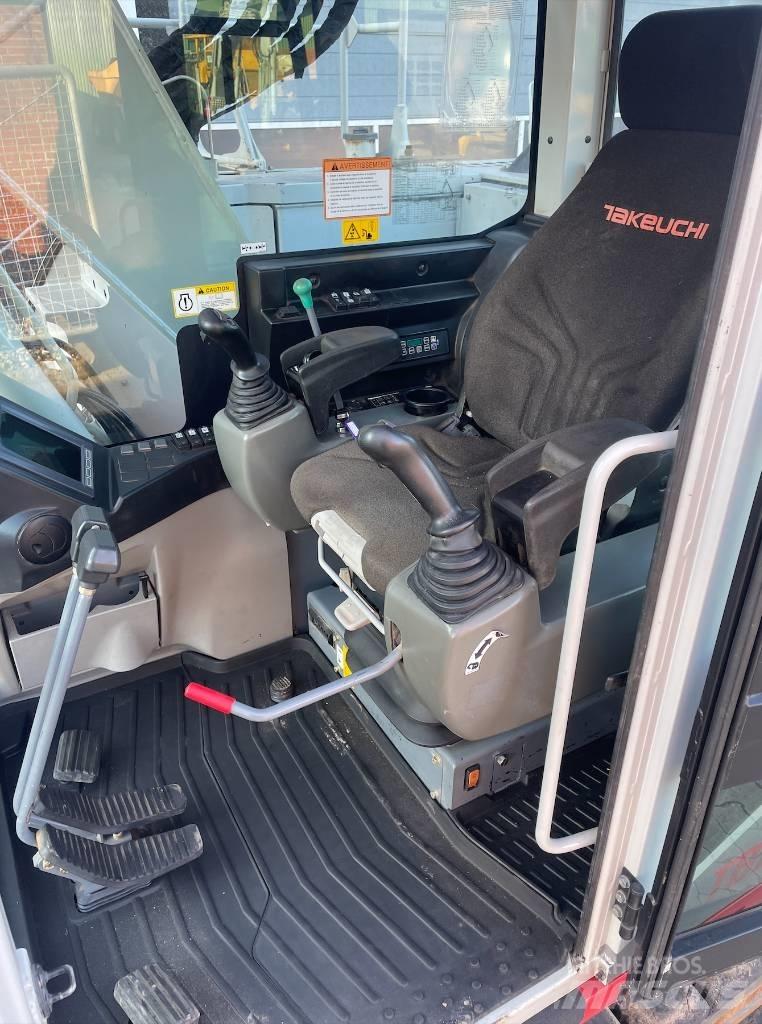 Takeuchi TB2150R Pelle sur chenilles