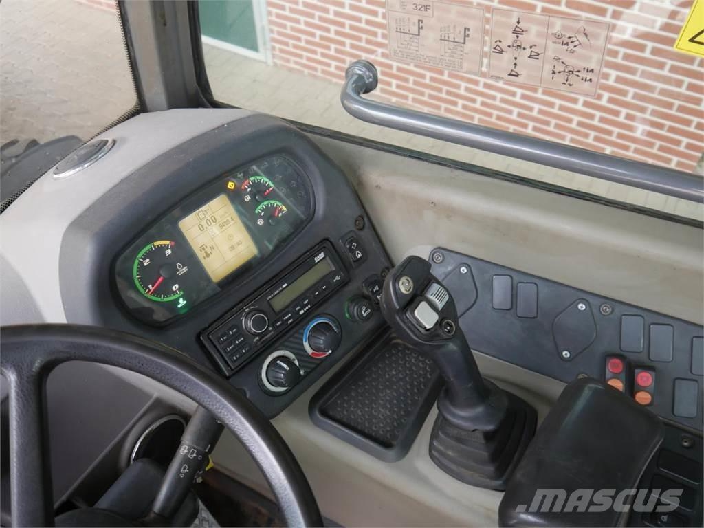 Case IH 321F Chargeuse sur pneus