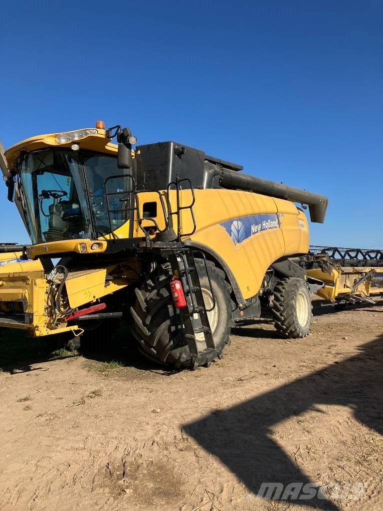 New Holland CX 8080 Moissonneuse batteuse