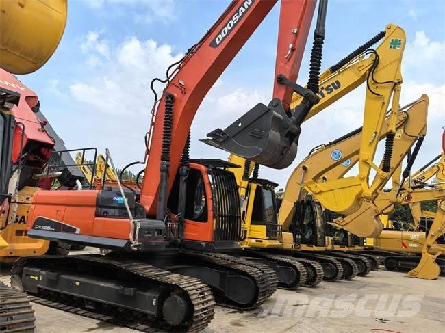 Doosan DX 225 LC Pelle sur chenilles