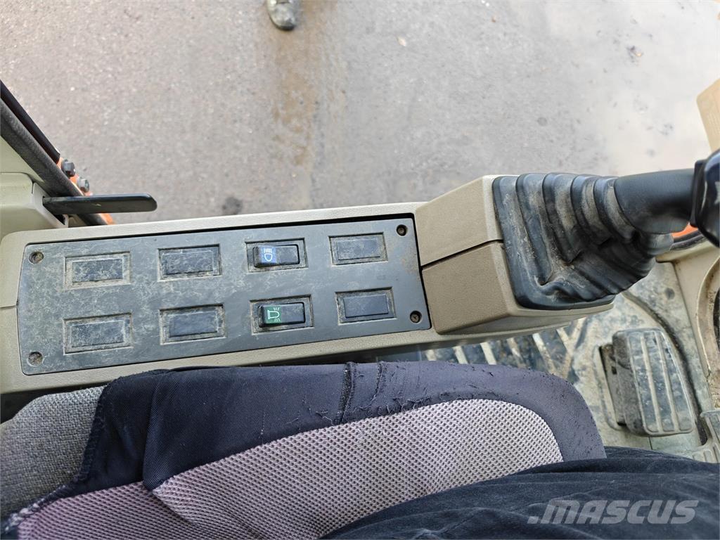 Daewoo 140 LC-V Pelle sur chenilles