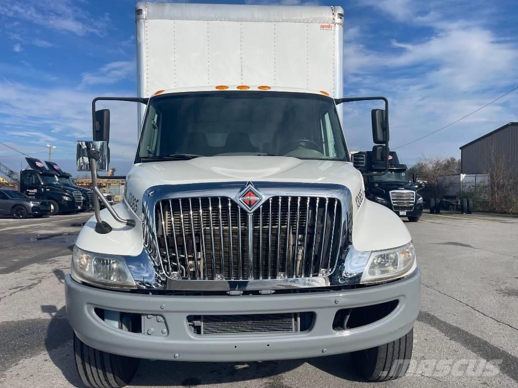 International 4300 Camion Fourgon