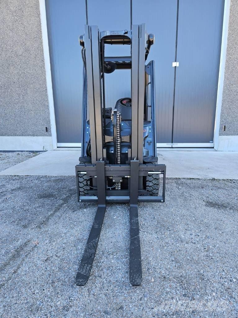 Linde E30-01 Chariots élévateurs électriques