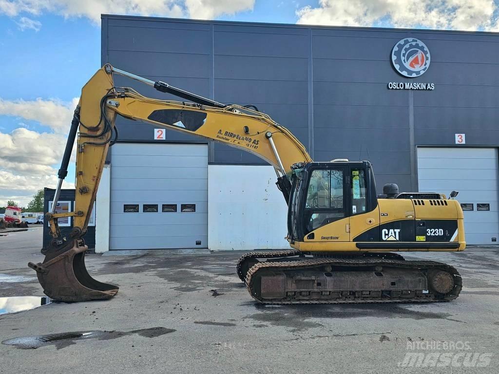 CAT 323 D L Pelle sur chenilles