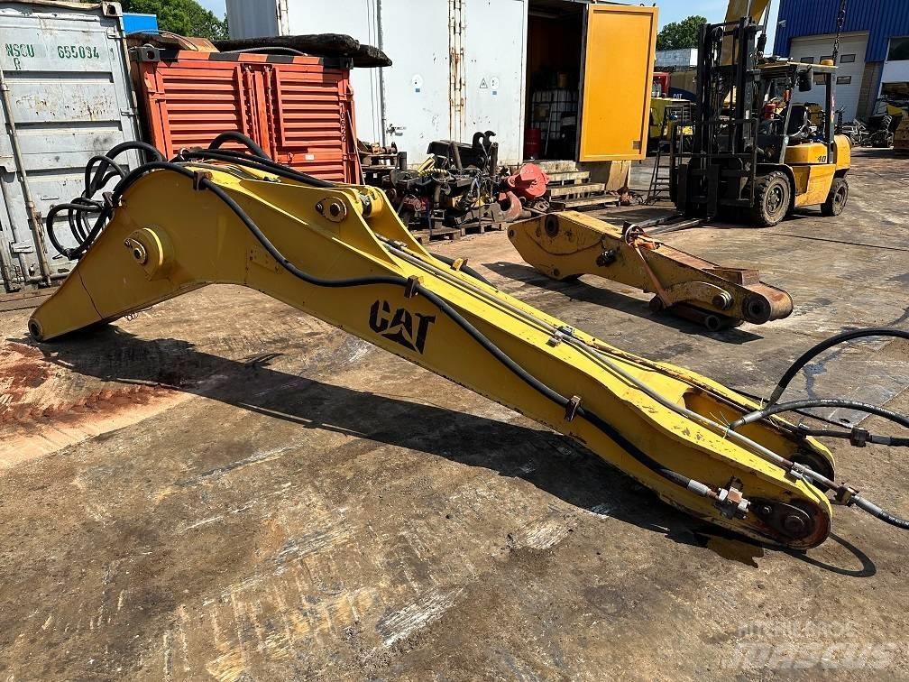 CAT 214 B FT boom Pelle sur pneus