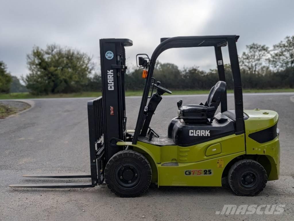 Clark GTS 25 D Chariots diesel