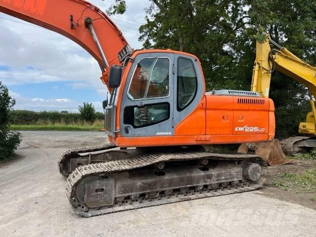 Doosan DX 225 LC Pelle sur chenilles
