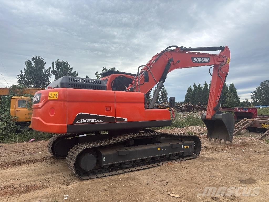 Doosan DX 225 LCA Pelle sur chenilles