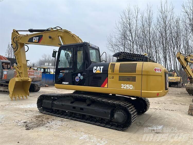 CAT 325D2 Pelle sur chenilles