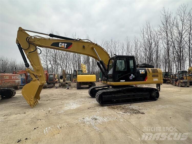 CAT 325D2 Pelle sur chenilles