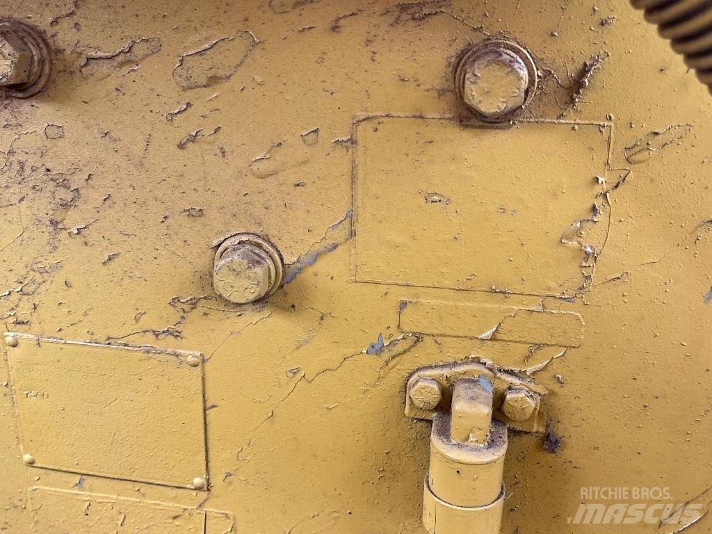 CAT D 7 Bouteurs sur chenilles
