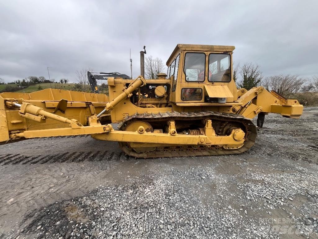 CAT D 7 Bouteurs sur chenilles
