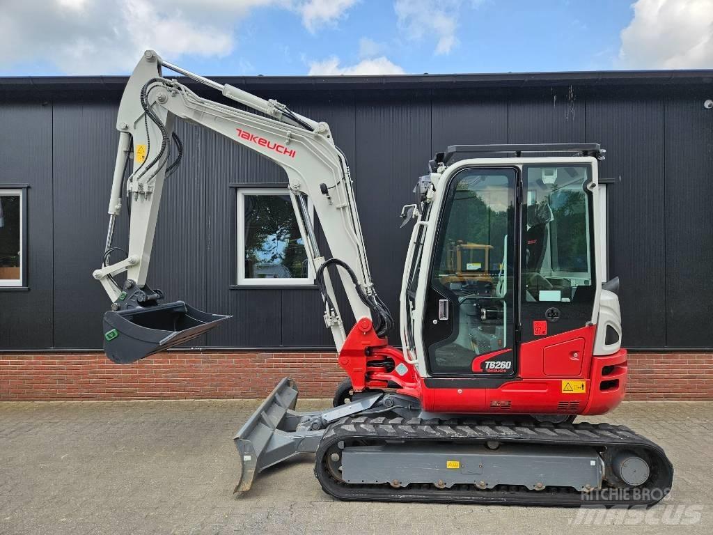 Takeuchi TB 260 Mini pelle < 7t