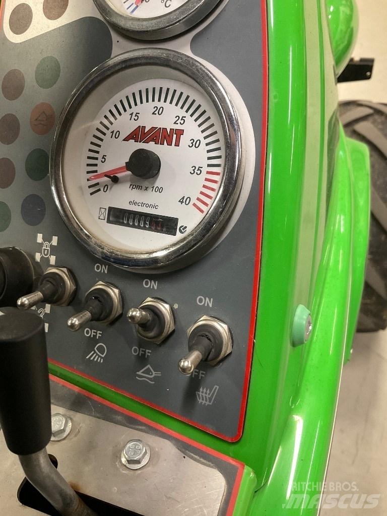 Avant 528 Chargeuse multifonction