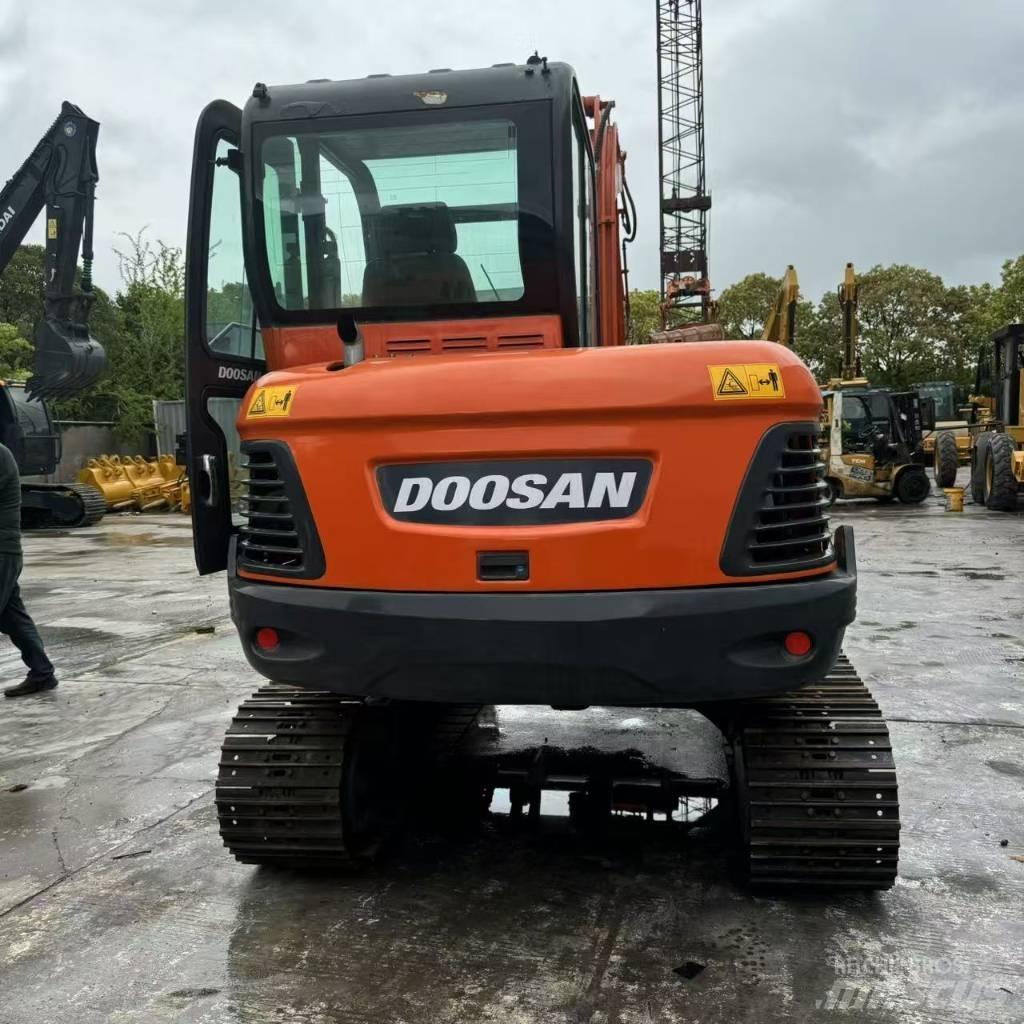Doosan DX 60-9 C Mini pelle < 7t