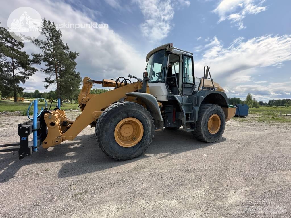 Liebherr L 544 Chargeuse sur pneus