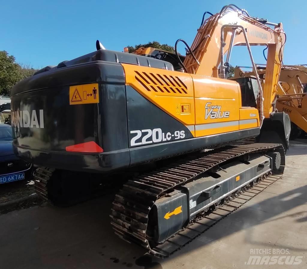 Hyundai 220LC-9S Pelle sur chenilles