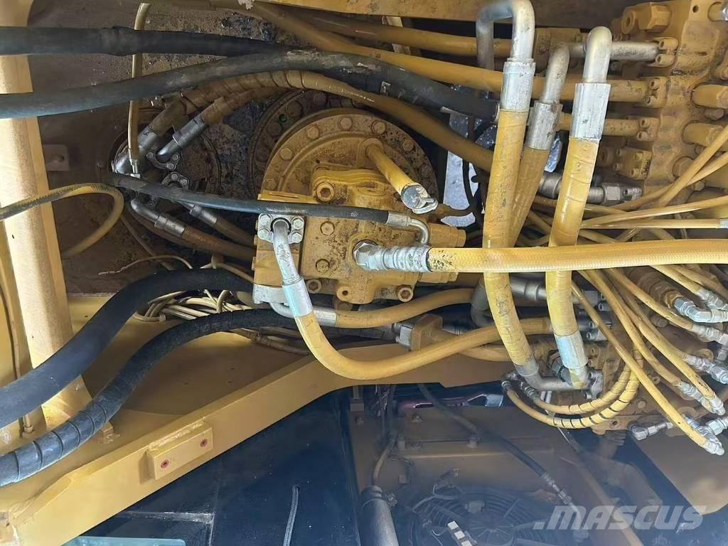 CAT 329 D L Pelle sur chenilles