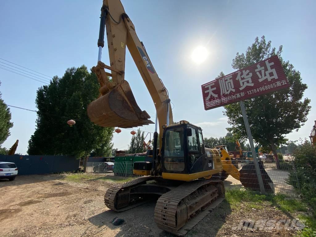 CAT 324D Pelle sur chenilles