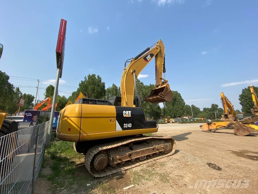 CAT 324D Pelle sur chenilles