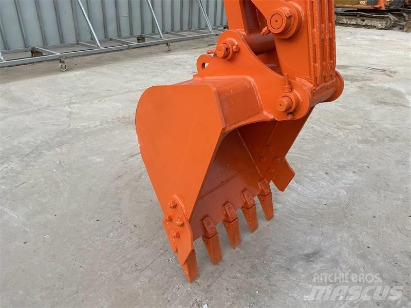 Doosan DH80G Pelle sur chenilles