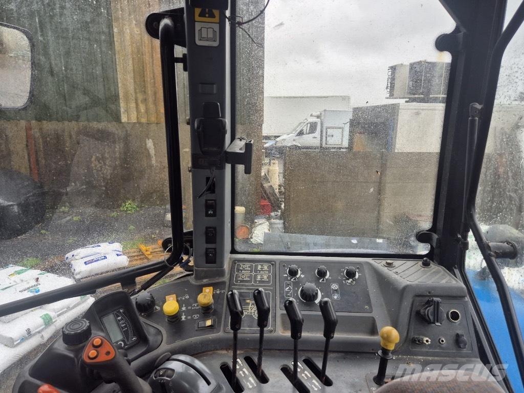 New Holland TM 165 Tracteur