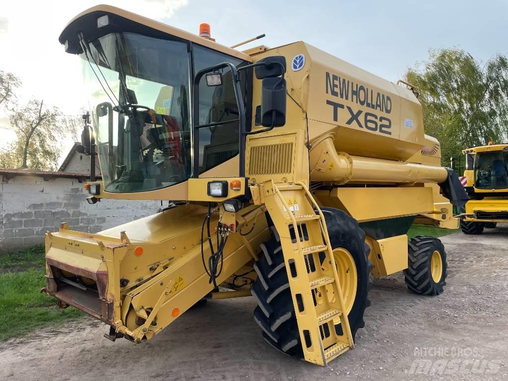 New Holland TX 62 Moissonneuse batteuse