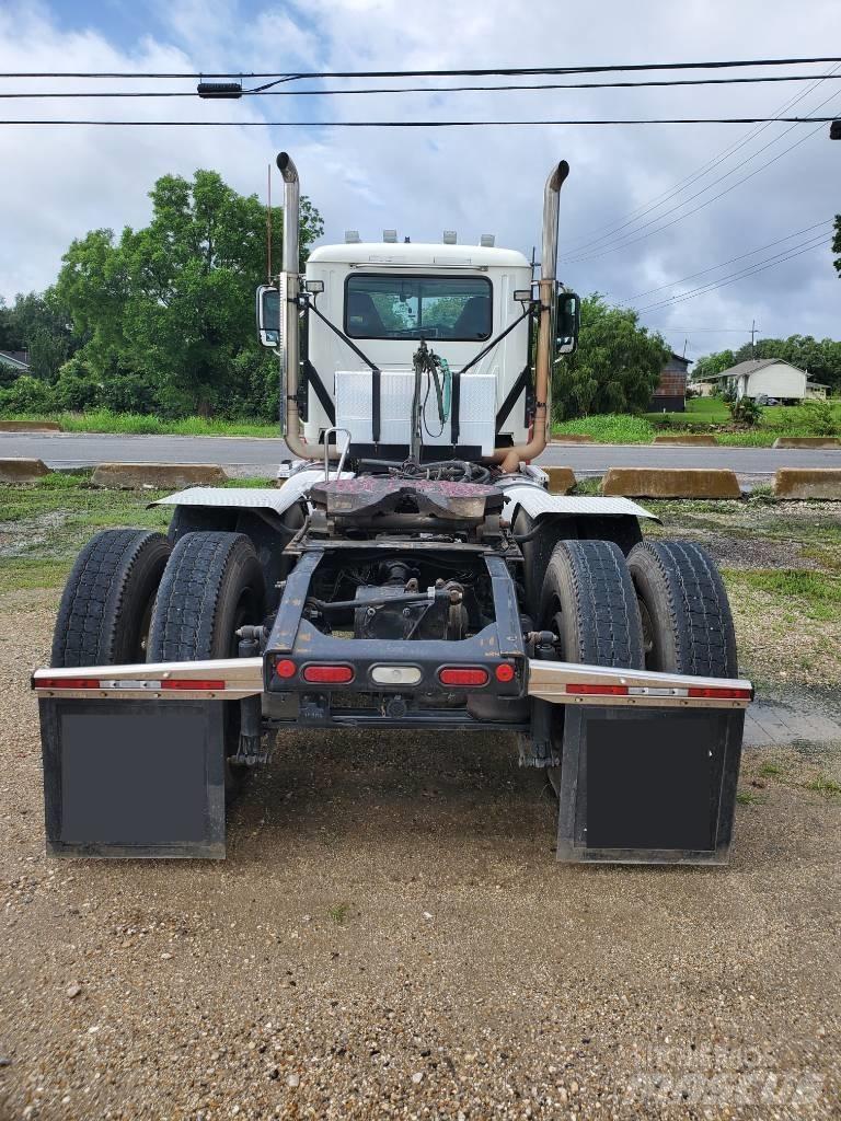 Mack P 164 T Châssis cabine