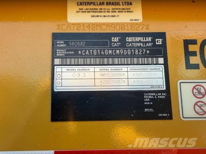 CAT 140 M 2 Niveleuse