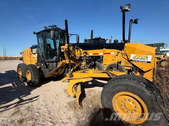 CAT 140 M 2 Niveleuse