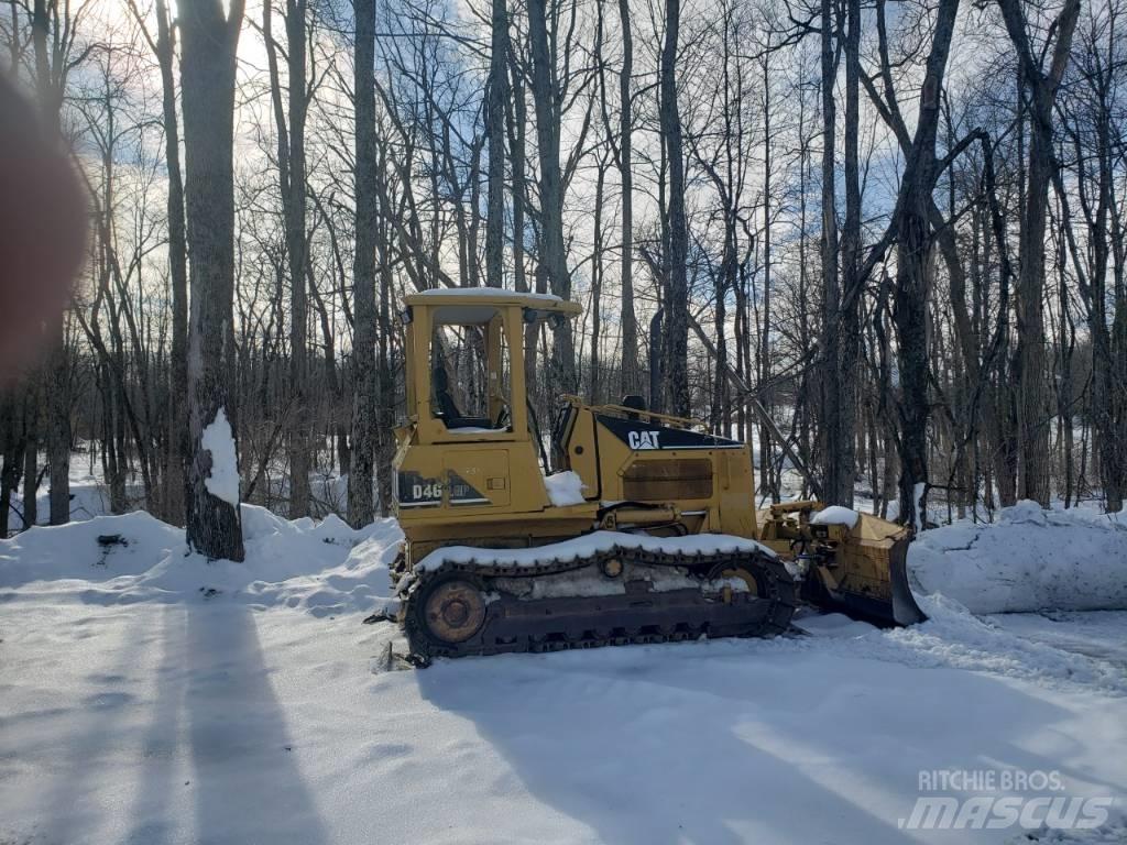 CAT D 4 G Bouteurs sur chenilles