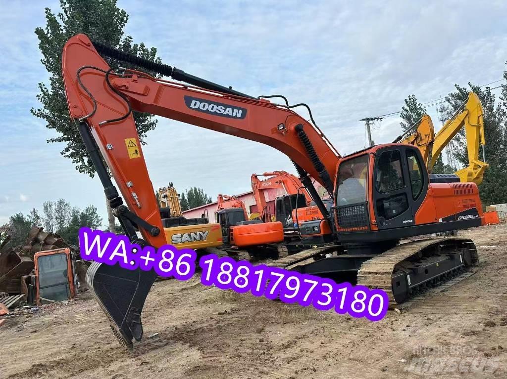 Doosan DX 225 LC Pelle sur chenilles