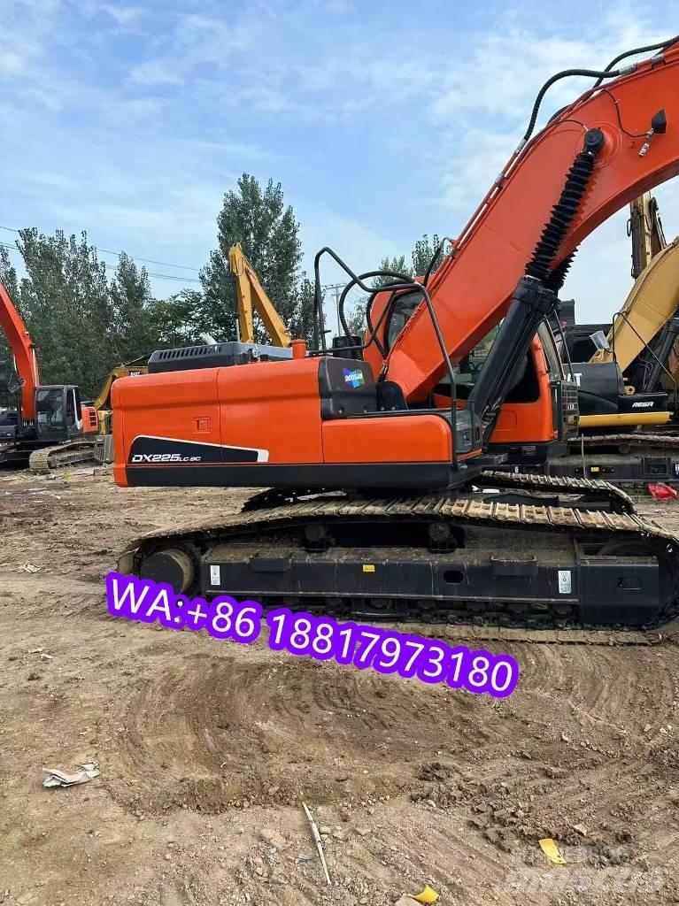 Doosan DX 225 LC Pelle sur chenilles