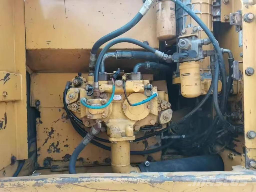 CAT 320 D L Pelle sur chenilles