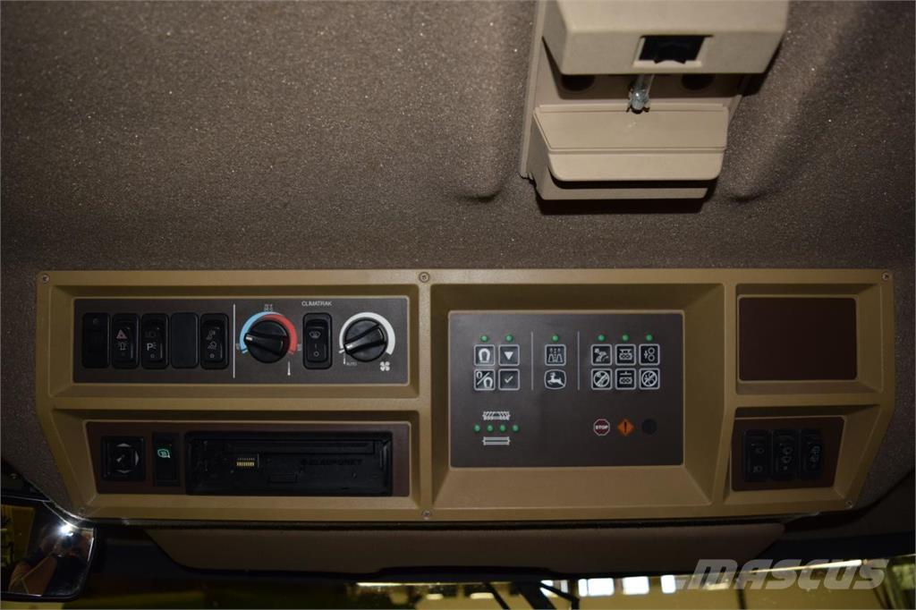 John Deere 7400 Ensileuse automotrice