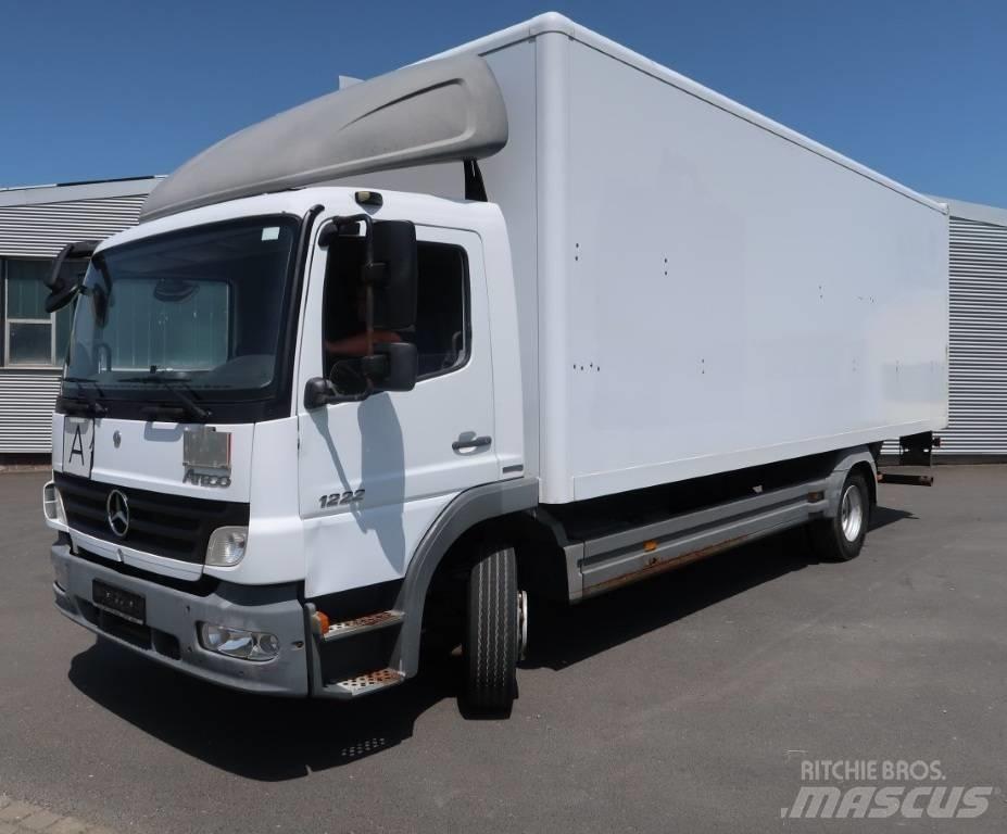 Mercedes-Benz 1222 L Camion Fourgon