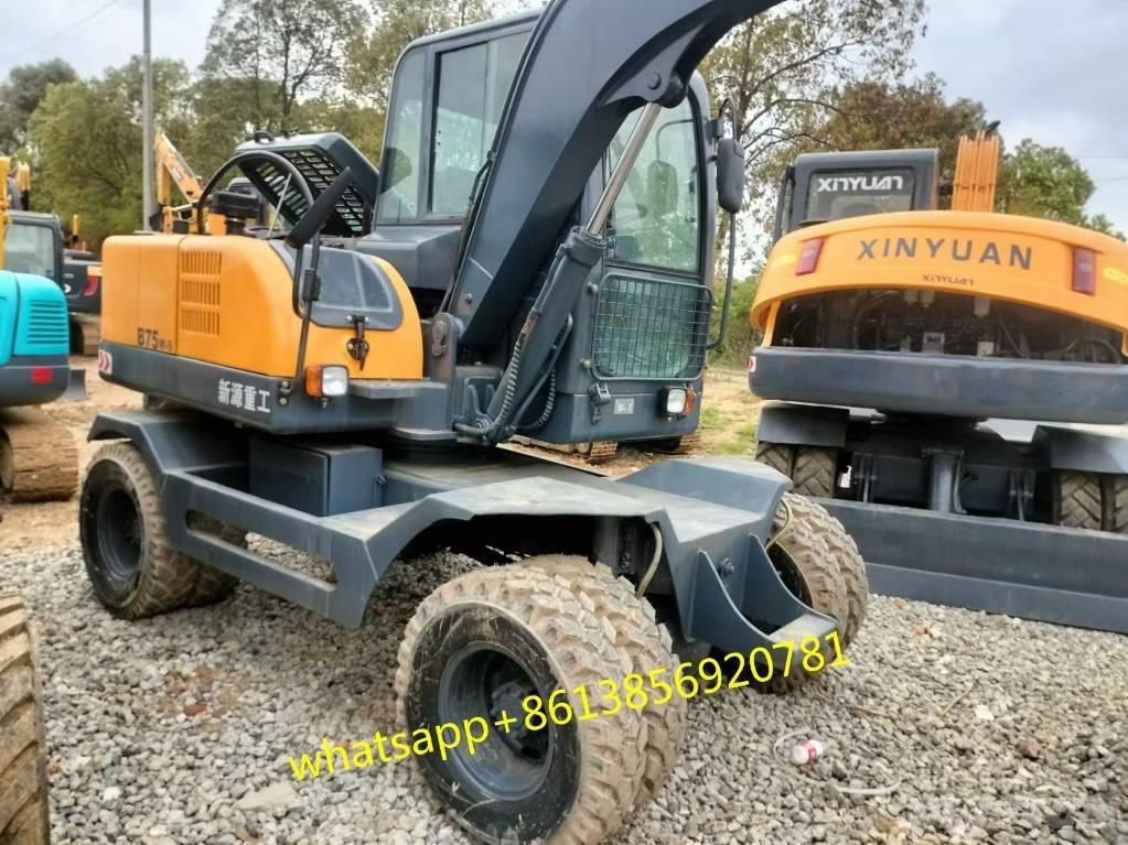 Xinyuan XYB75W-9 Pelle sur pneus