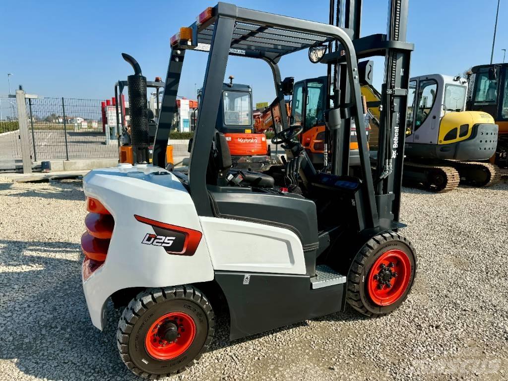 Bobcat D 25 NXP Chariots diesel