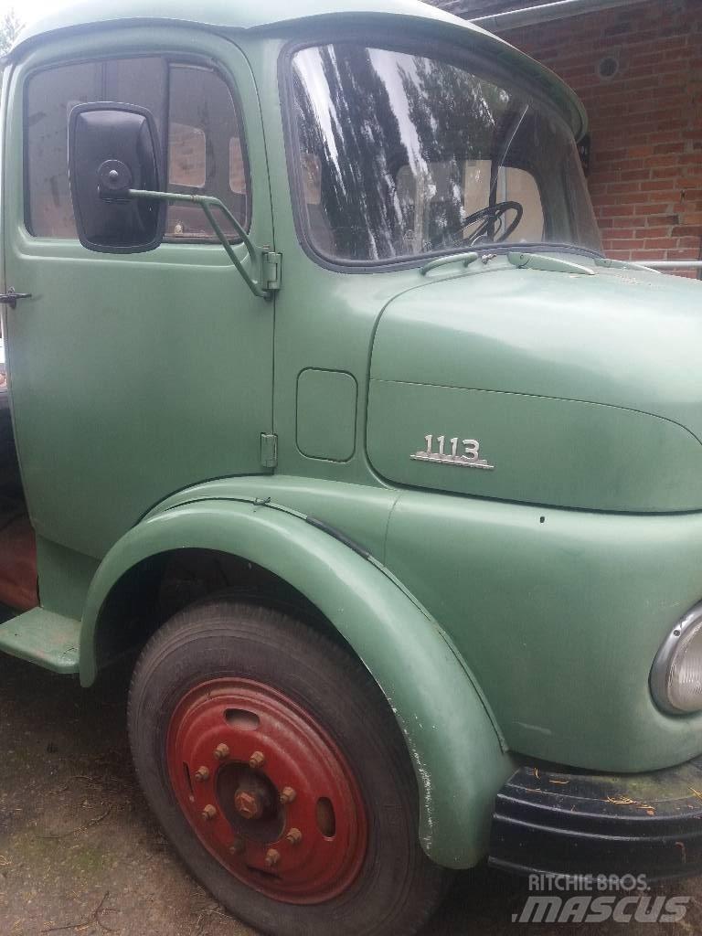 Mercedes-Benz 1113 Camion benne