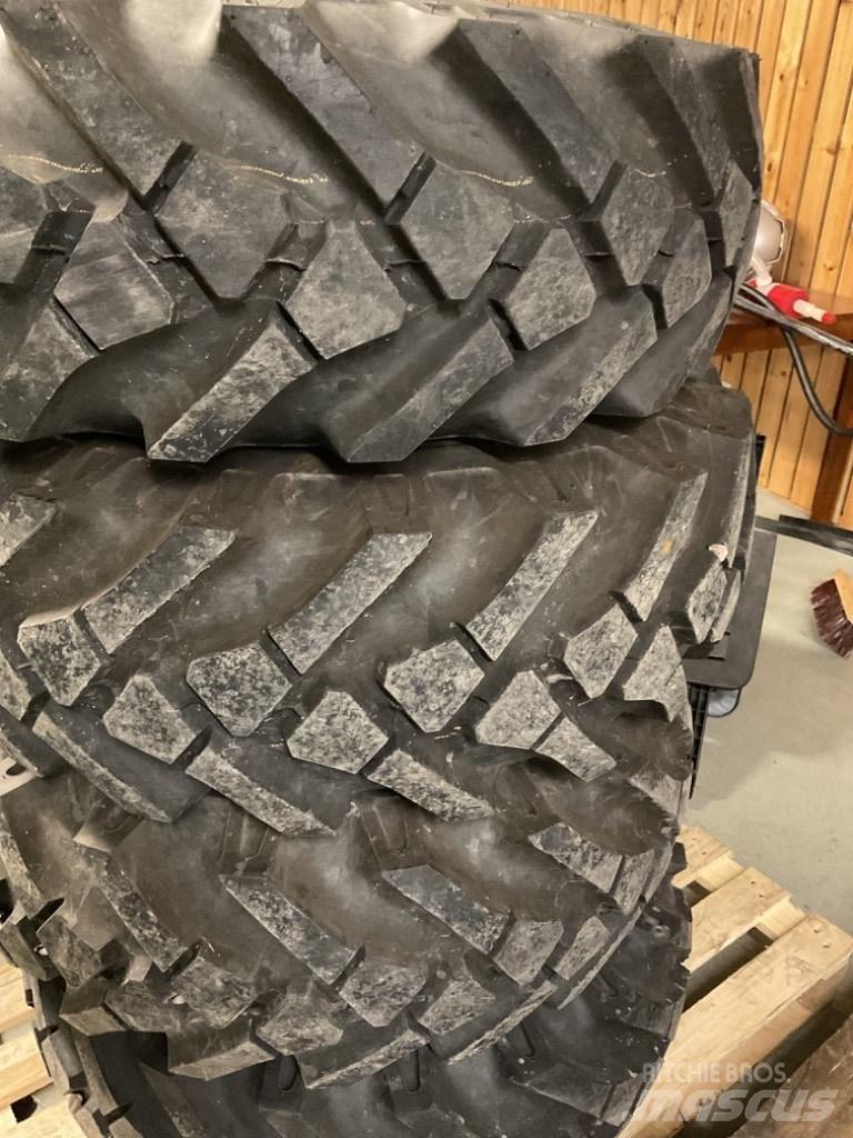BKT 11,5/80-15,3 Pneus, roues et jantes