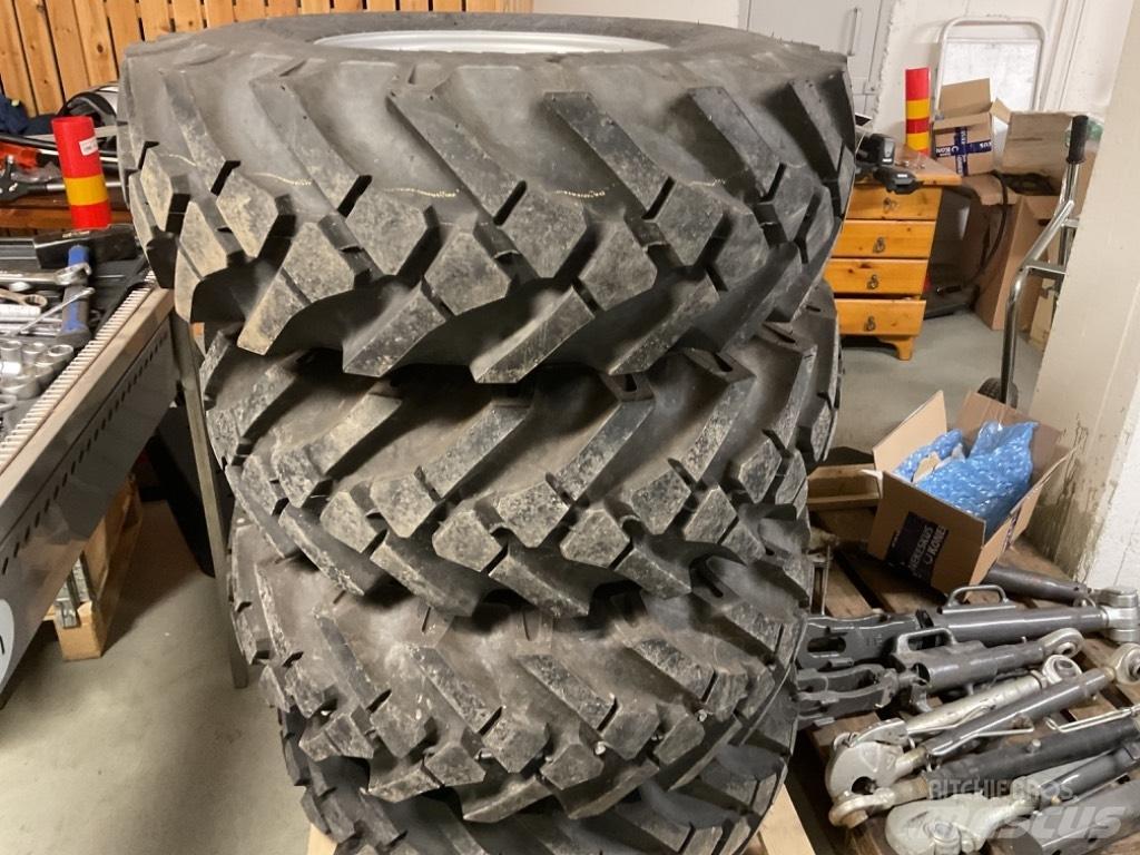 BKT 11,5/80-15,3 Pneus, roues et jantes