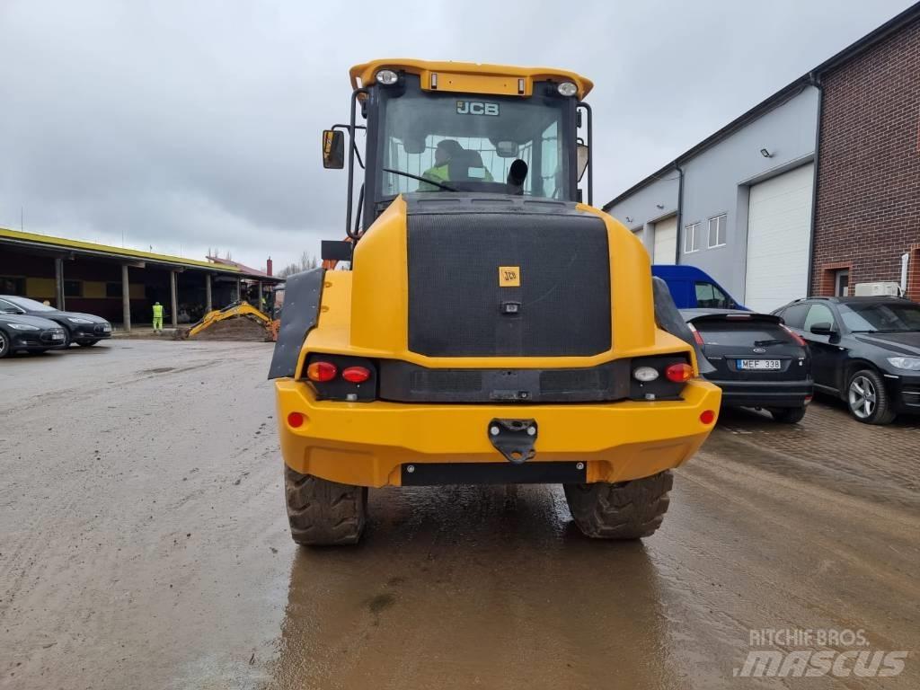 JCB 411 + 4 Chargeuse sur pneus