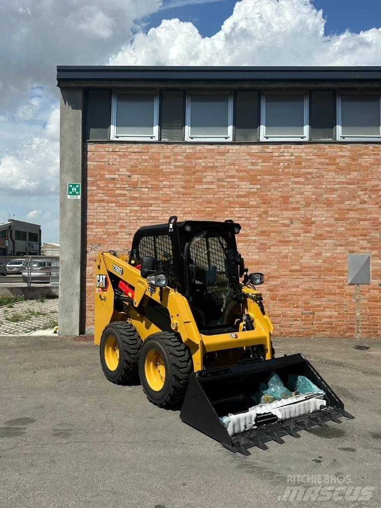 CAT 226D3 Chargeuse compacte