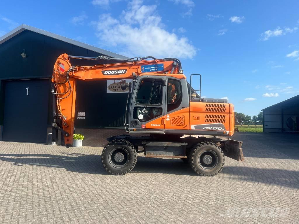 Doosan DX 170 W-5 Pelle sur pneus