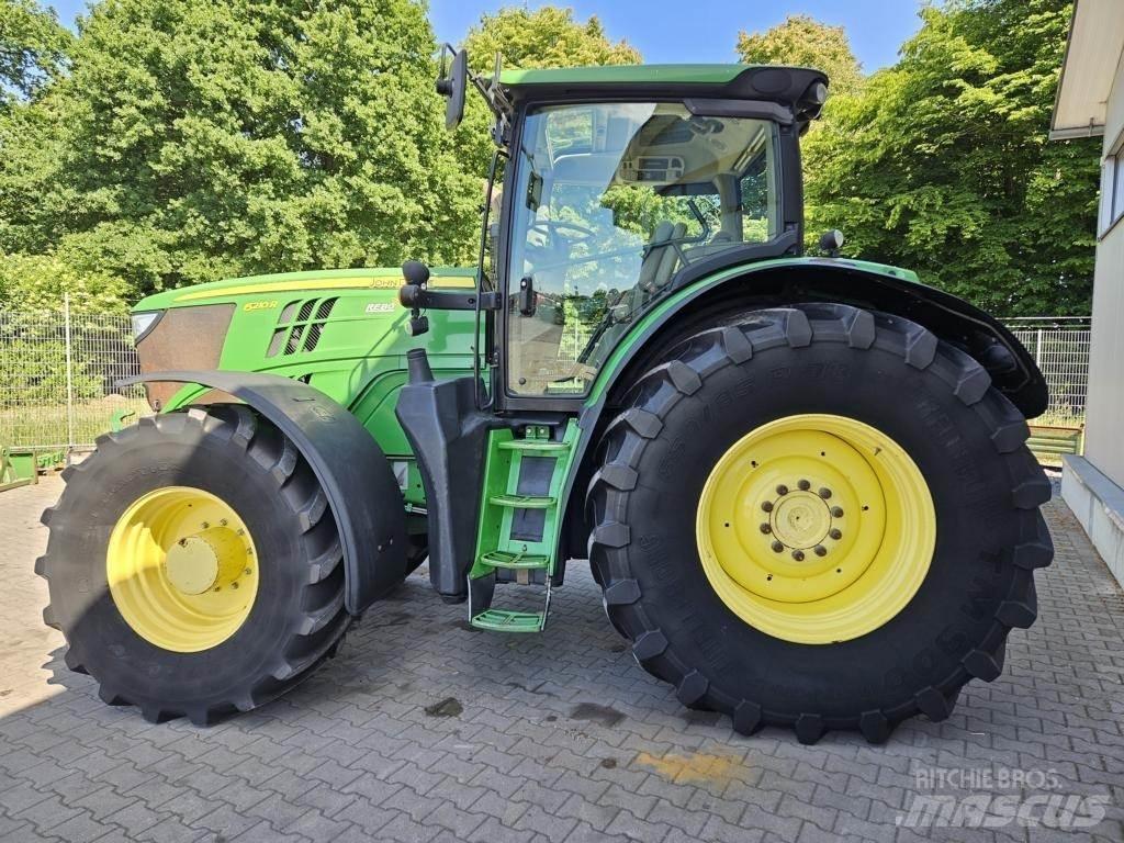 John Deere 6210R Tracteur