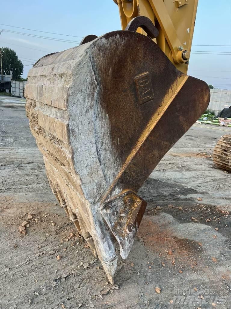 CAT 330 GC Pelle sur chenilles
