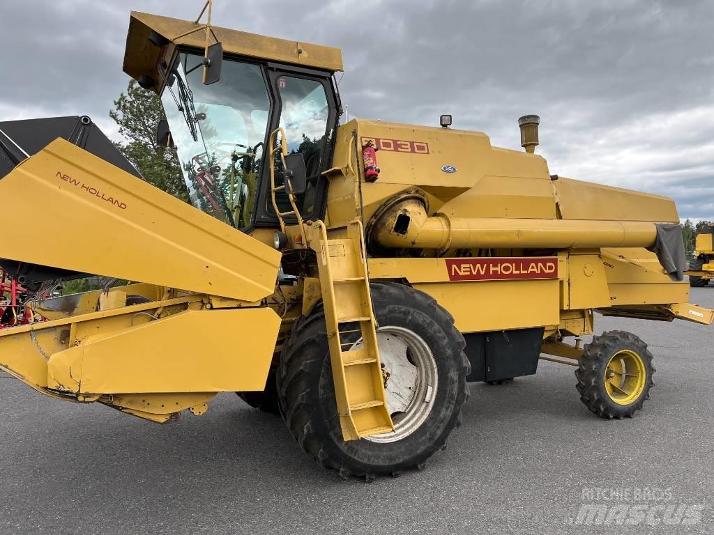 New Holland 8030 12´ Moissonneuse batteuse